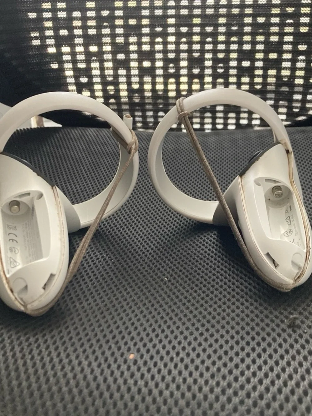 Oculus Quest Series Standalone VR Headset in White and Black